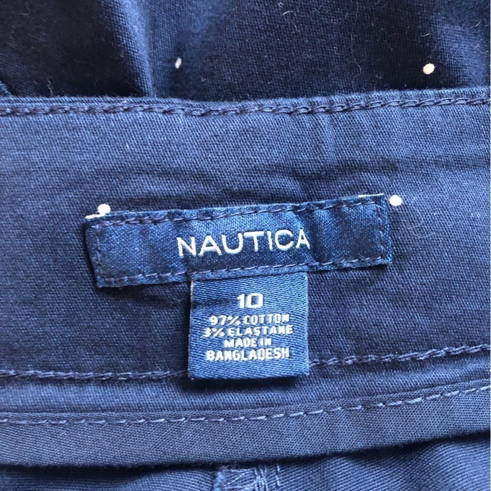 Nautica Shorts Women 10 Navy with Small White Anchors  Front Zip and Button - Picture 7 of 8
